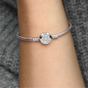 Pandora Moments Sparkling Crown O Snake Chain Bracelet- Silver